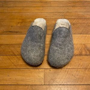 💋SOLD💋Size 6 slide on shoes